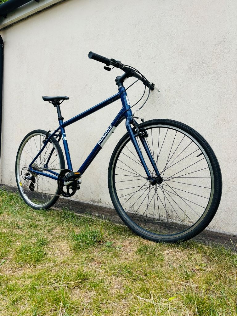 PINNACLE BIKE IN AMAZING CONDITION