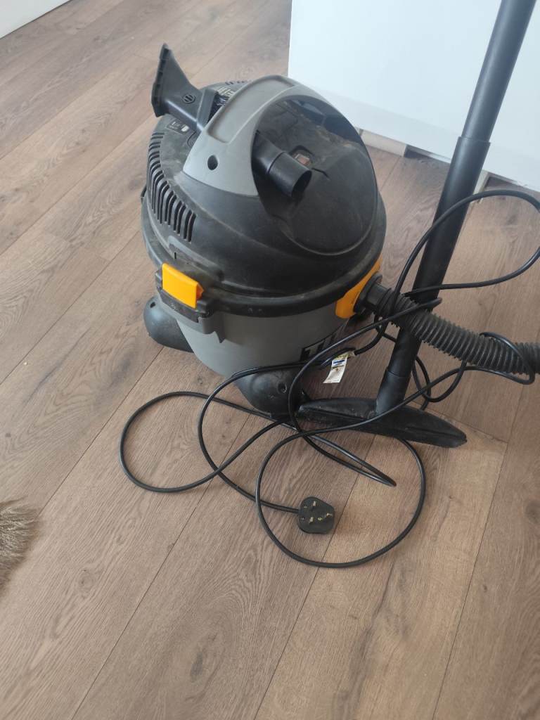Titan Wet Dry Vacuum 