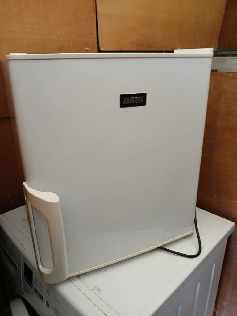 Zanussi Table Top Fridge