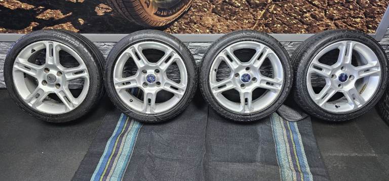 Ford Genuine 16 alloy wheels + 4 x tyres 195 45 16