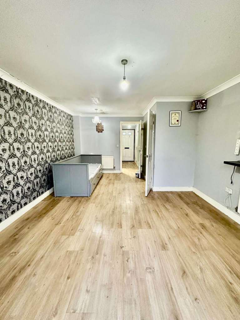 Beautiful  2 Bedroom Terraced House to Let at Atlantis Close, Barking, IG11