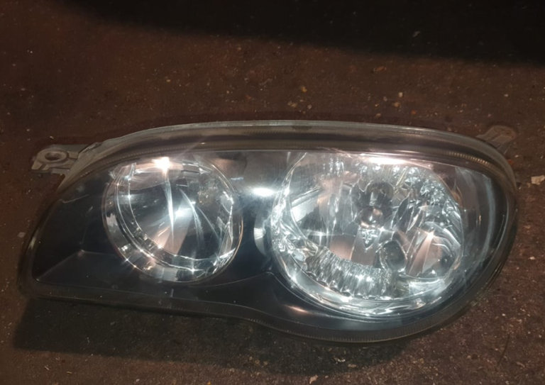 Toyota Corolla Left Side Headlight 2001
