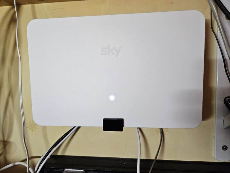 Sky Max wifi Router wall mount bracket