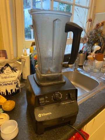 Vitamix Total Nutrition Center (TNC/5200) Blender – Professional
