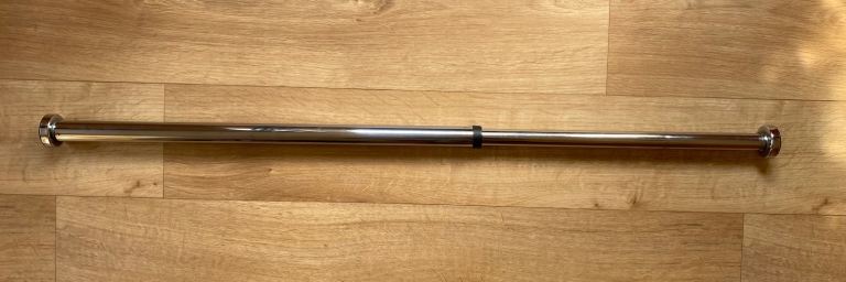 Metal Gym Pull Up / Chin Up Bar Doorframe Adjustable *LIKE NEW*