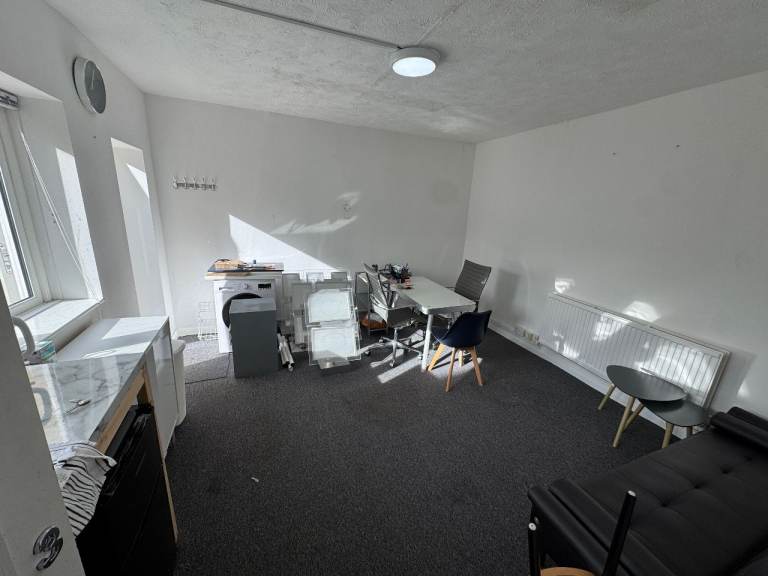 Flexible Term Office suites to rent in the central of Brighton.