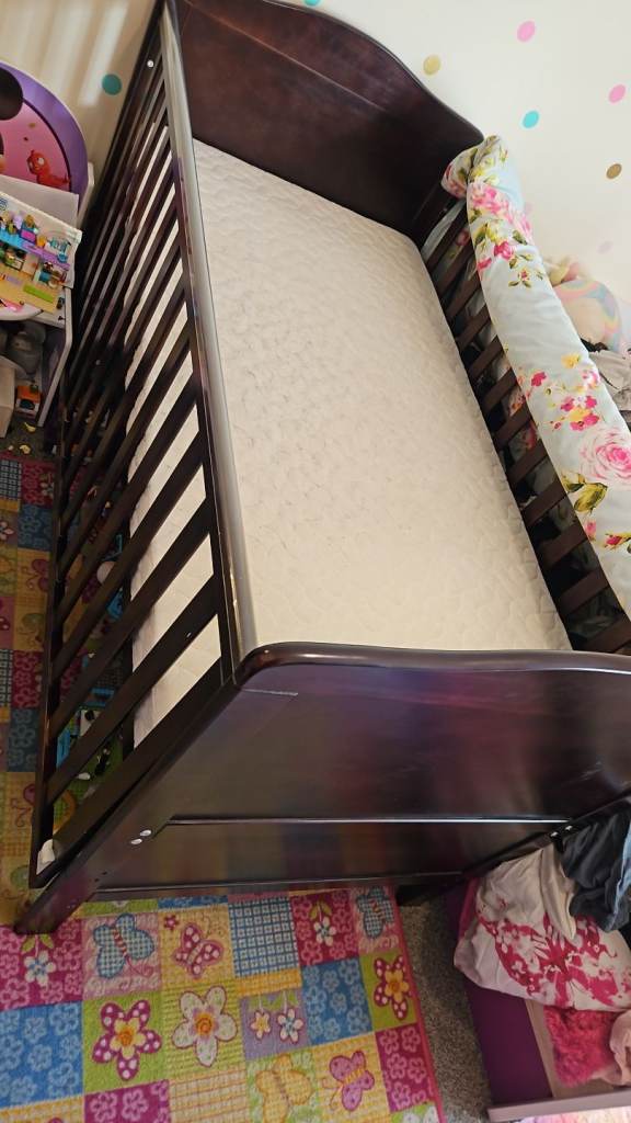 Cot Bed with Storage & Adjustable Rails – 70x140cm £55