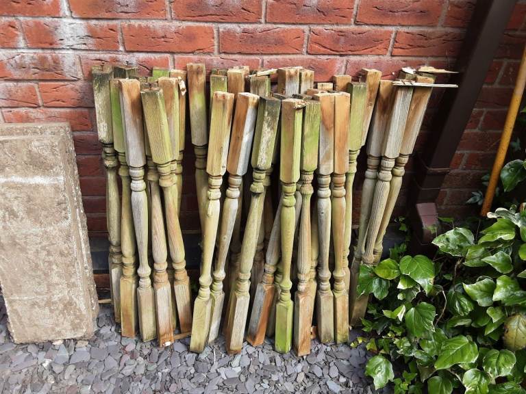 Decking spindles