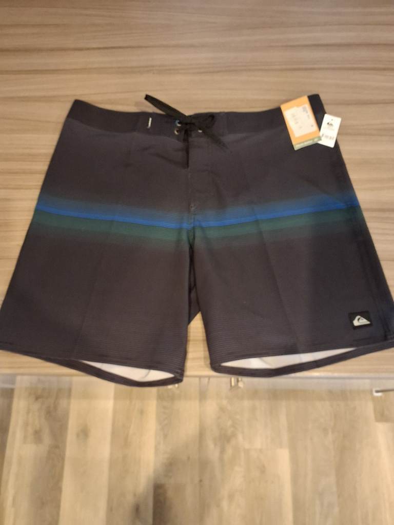 Quiksilver Surfsilk 18" Board Shorts, Black/Multiboard BNWT XL 36" Waist.