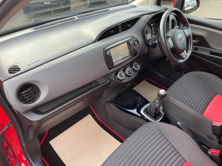 TOYOTA YARIS 1.33 Dual VVT-i Sport Euro 5 5dr Euro 5 2015