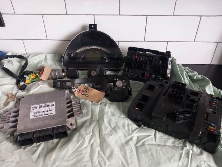 Citroën C2 2005 ECU, Lockset & Clocks