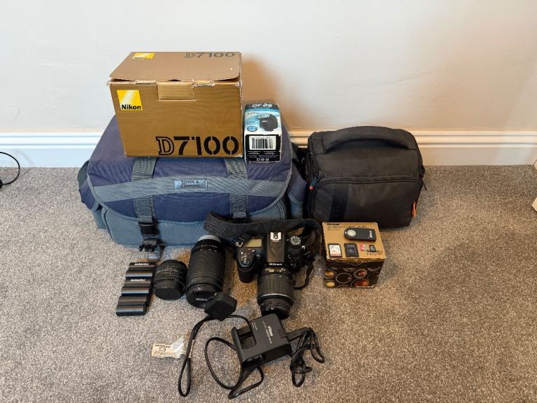 image for Nikon D7100 Digital SLR Camera + Extras incl. X4 Lenses, X2 Cases, Flash & Strap