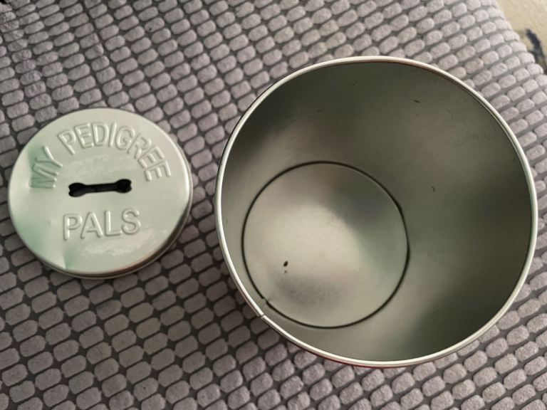 "My Pedigree Pals" metal savings tin