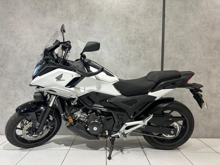 75/2025 Honda NC750X - ONLY 804 MILES!! - STUNNING! 