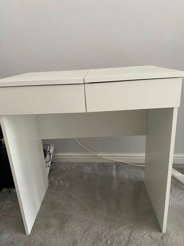 White desk 