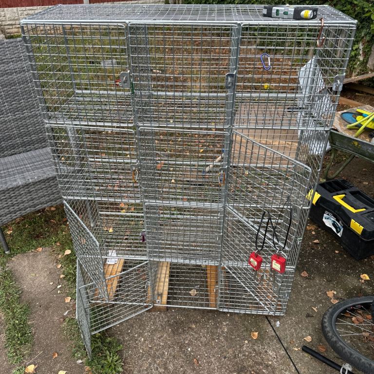 Metal storage locker