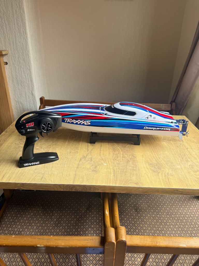 Traxxas Disruptor RC Racing Boat - Good Condition