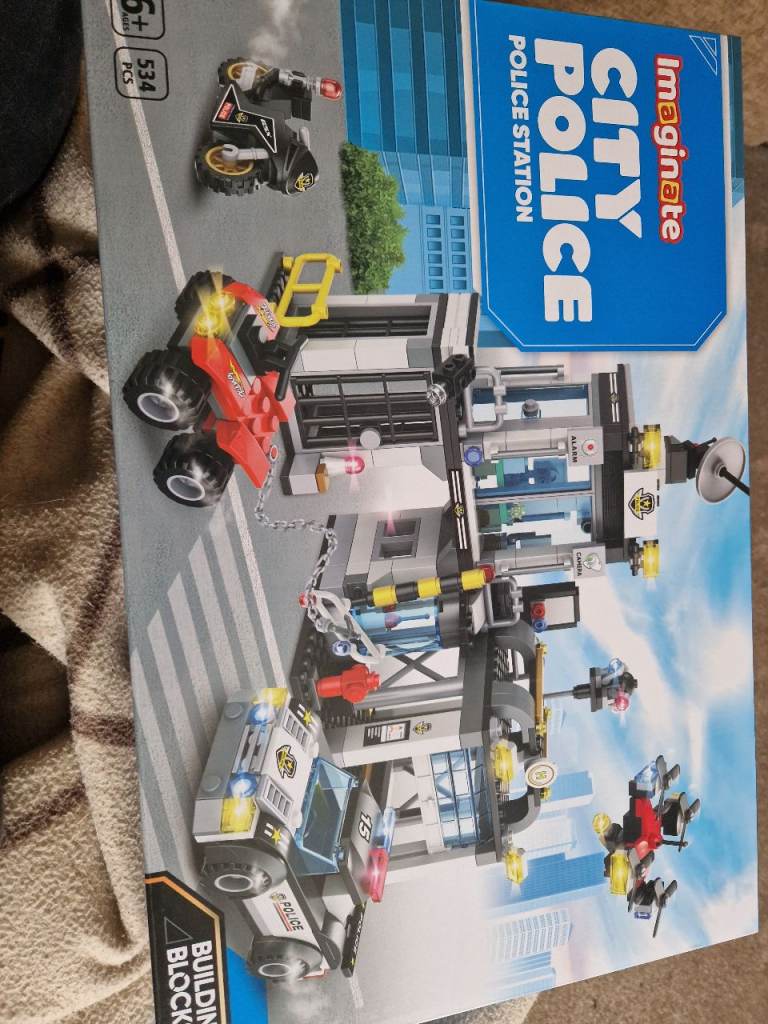 Building blocks imaginate police station