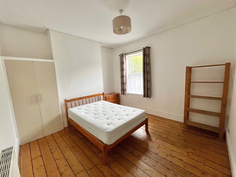Lovely Large Room to Rent in Friendly Shared House in Bournemouth