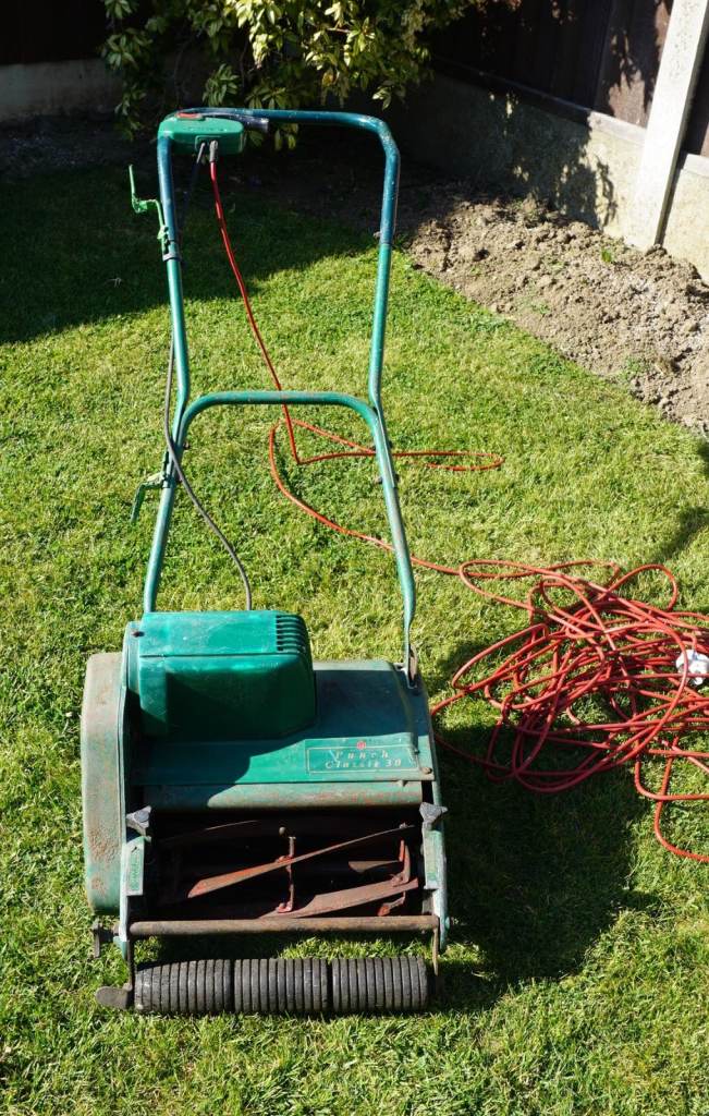 Qualcast punch classic 30 electric cylinder lawn mower 