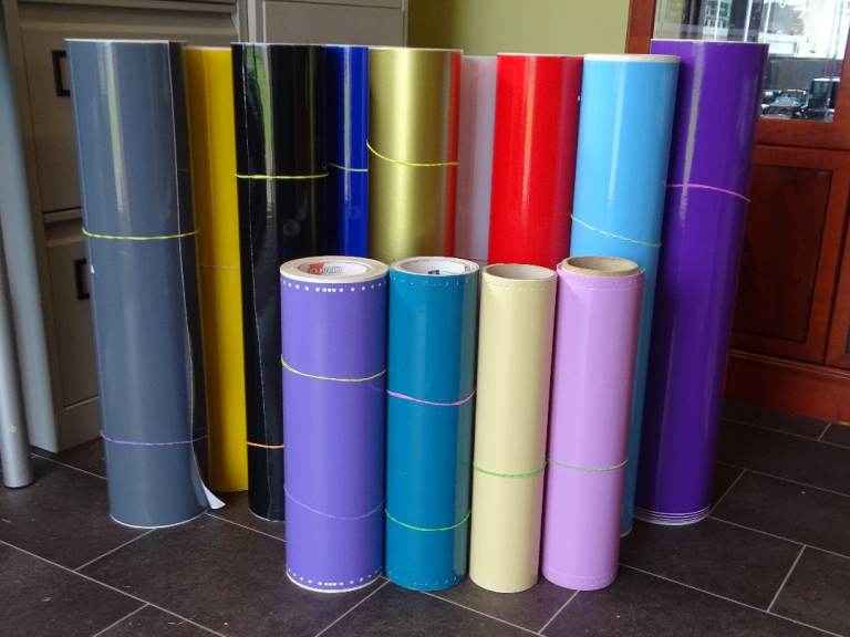 9 ROLLS OF AVERY & DETAPE 24" SIGN MAKING VINYL, SUIT ANY 24" PLOTTER + 4 X 14" PART ROLLS