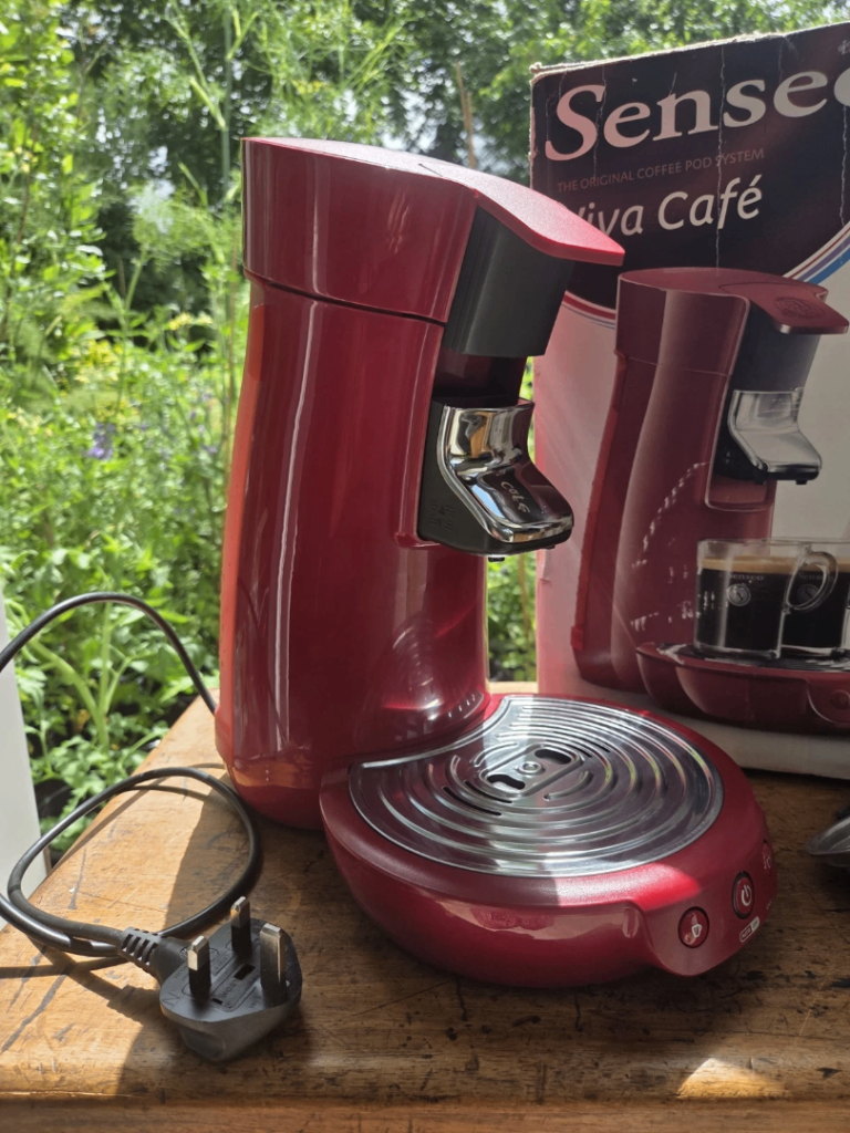 Red Philips Senseo Viva Cafe Coffee Machine HD 7825/80 With Original Box