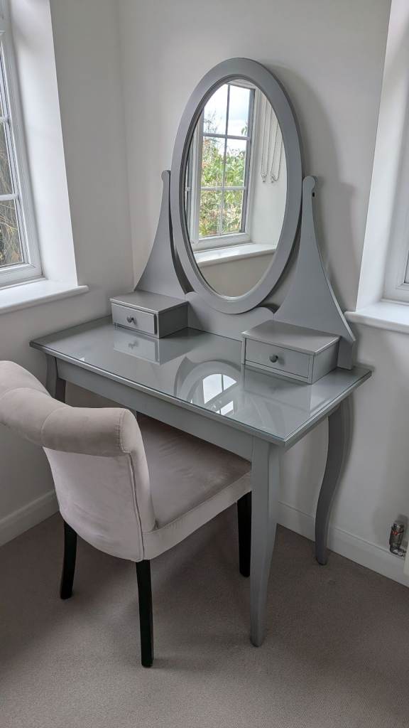 Grey Dressing Table with Mirror and Drawers – Good Condition