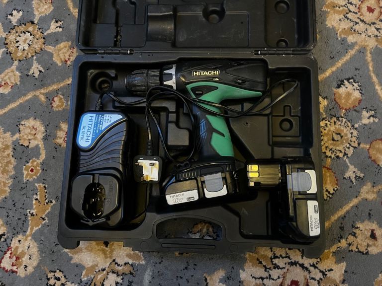 Hitachi DV18DCL2 Cordless Drill Set with 2 Batteries