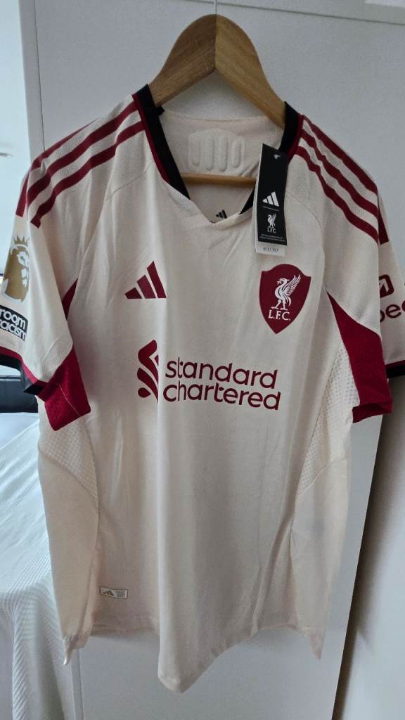 Liverpool FC Cream Away Football Shirt - Fan/Reproduction Edition - Fits Size Large