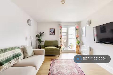 2 bedroom flat in Hare Marsh, London, E2 (2 bed) (#2719504)