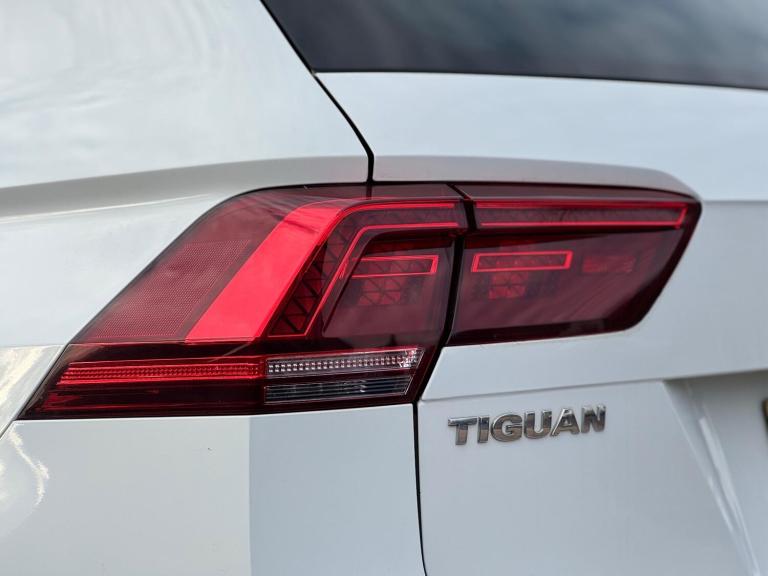 2019 Volkswagen Tiguan 1.5 TSI EVO R-Line DSG Euro 6 (s/s) 5dr ESTATE Petrol Automatic