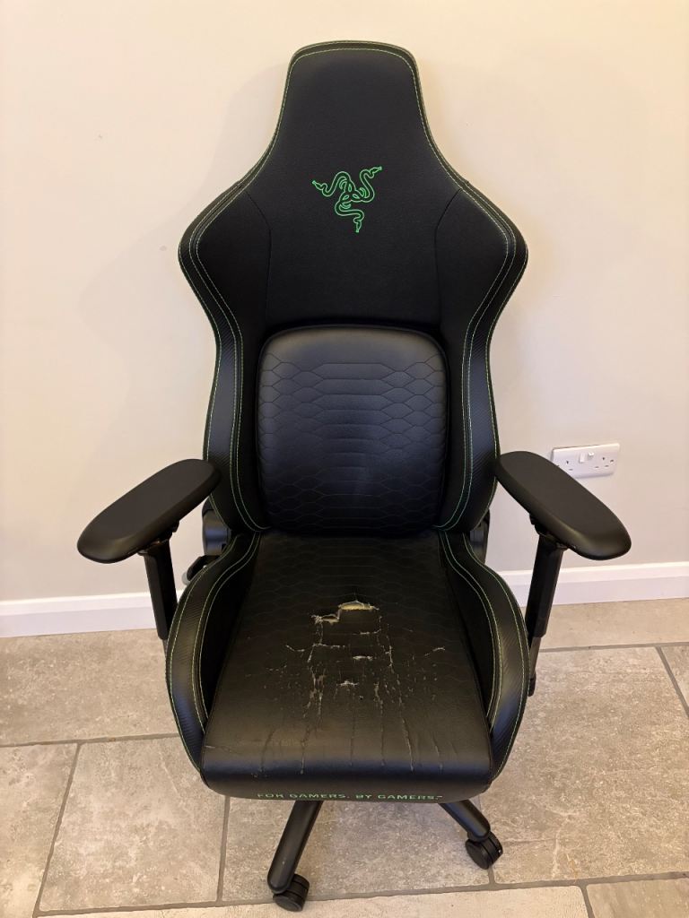 Razer Gaming Chair – Fully Adjustable – Good Condition