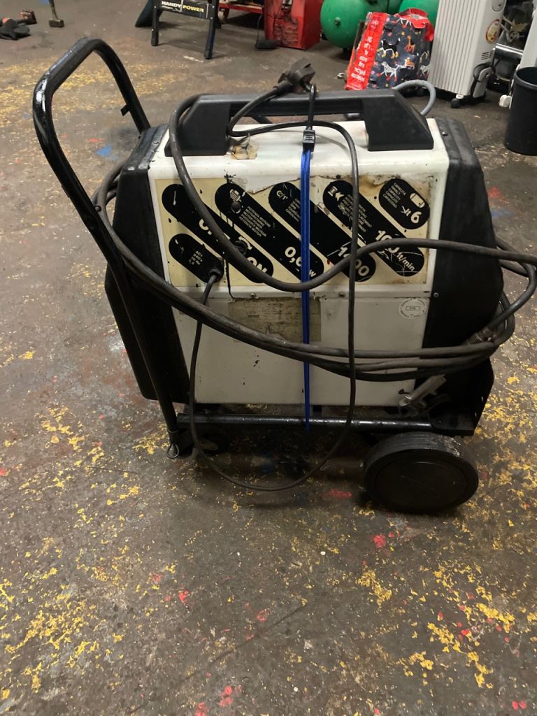 FIAC oil less silent Compact 106 with Troly And line