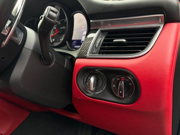 2017 67 PORSCHE MACAN 3.6T V6 TURBO SUV 5DR PETROL PDK 4WD EURO 6 (S/S) (400 PS)