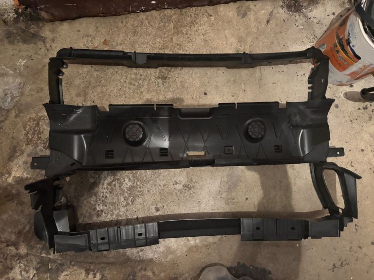 BMW 3 series 320 G20 front bumper grill bracket 