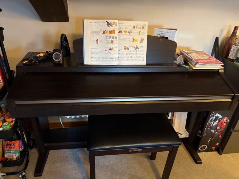 Yamaha Clavinova CLP 920 - Excellent condition + stool