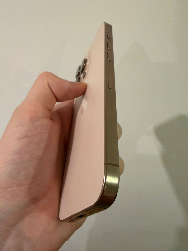 iPhone 16 Pro Max 256 GB Desert Titanium - Perfect Condition