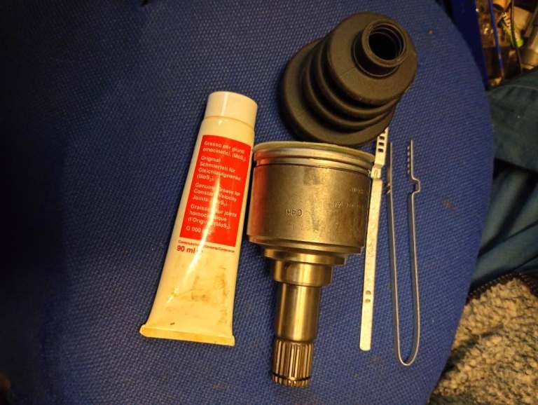NEW FORD FIESTA INBOARD CV JOINT 1976 - 1995 INC XR2