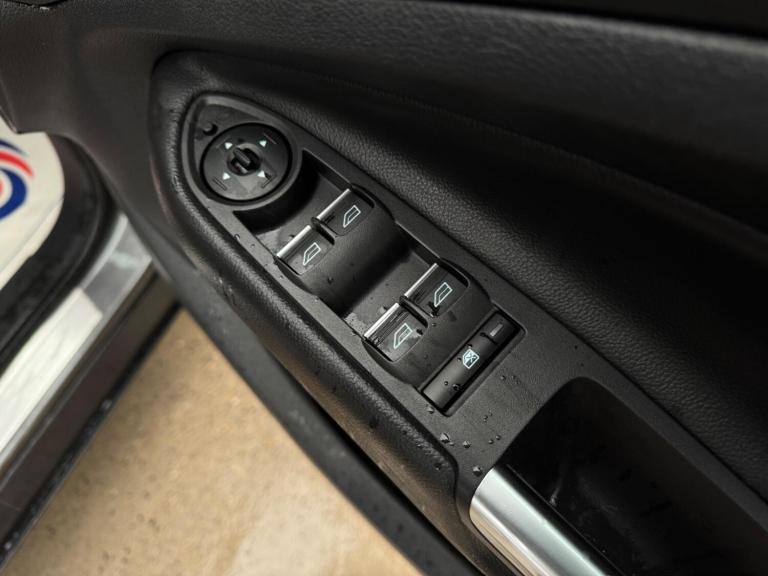 2017 Ford Kuga 2.0 TDCi Titanium Euro 6 (s/s) 5dr HATCHBACK Diesel Manual