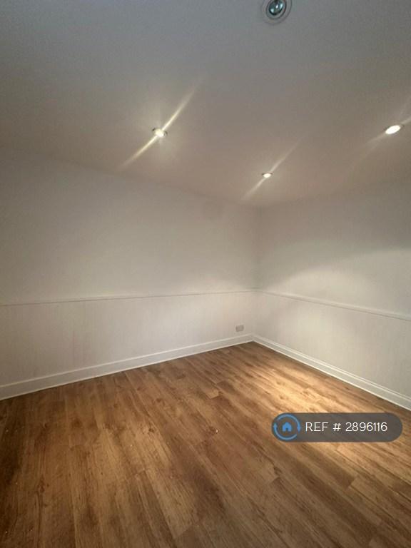Studio flat in Green Lanes, London, N16 (#2896116)