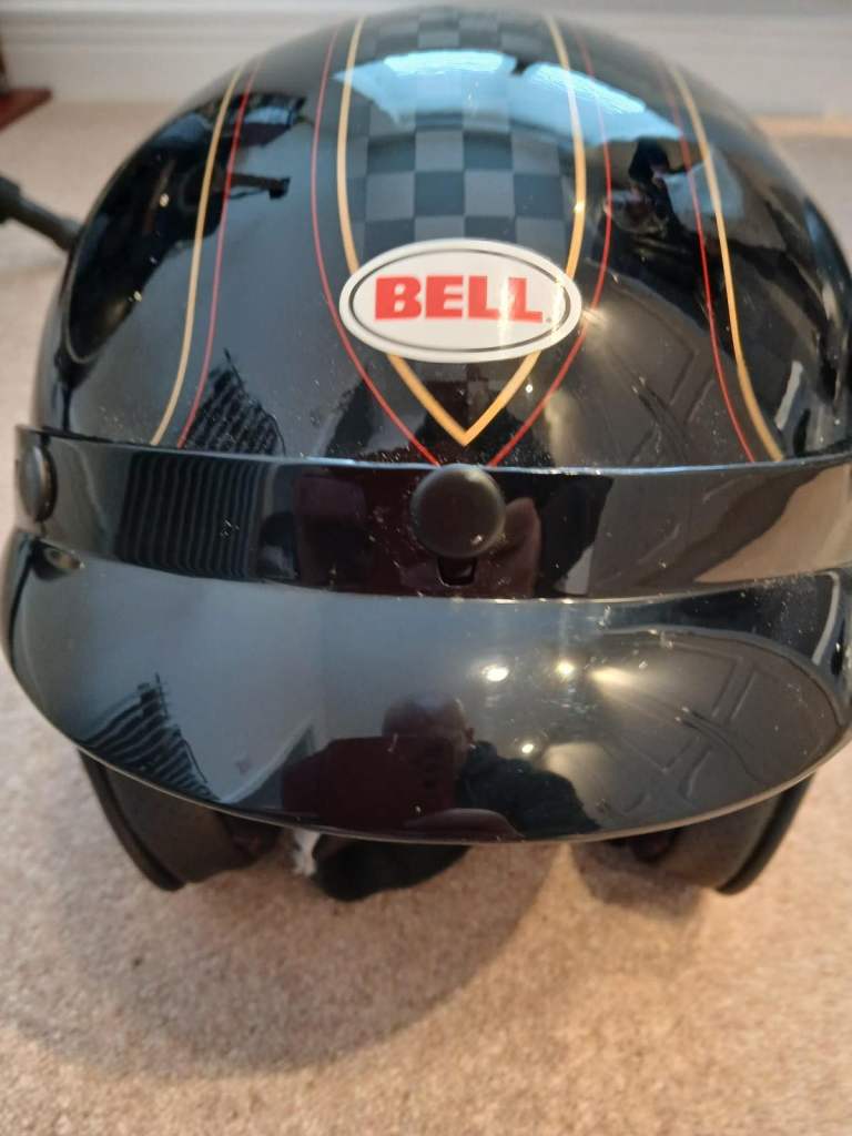 Motorcycle bell helmet size medium 