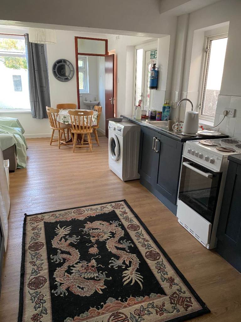  Nice double room located on Brynmill  Marlborough Road 
