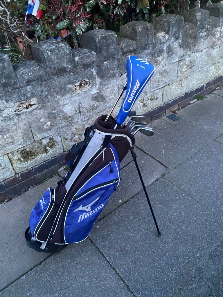 Mizuno Golf Club Set with Bag – Fair Condition