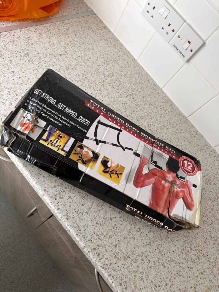 Door frame pull-up bar 