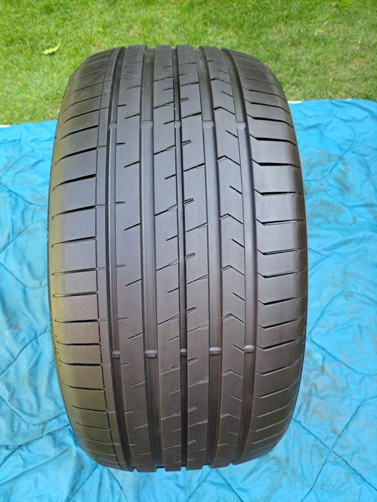1 x Car Tyre - 295/40ZR20 110Y XL M&S