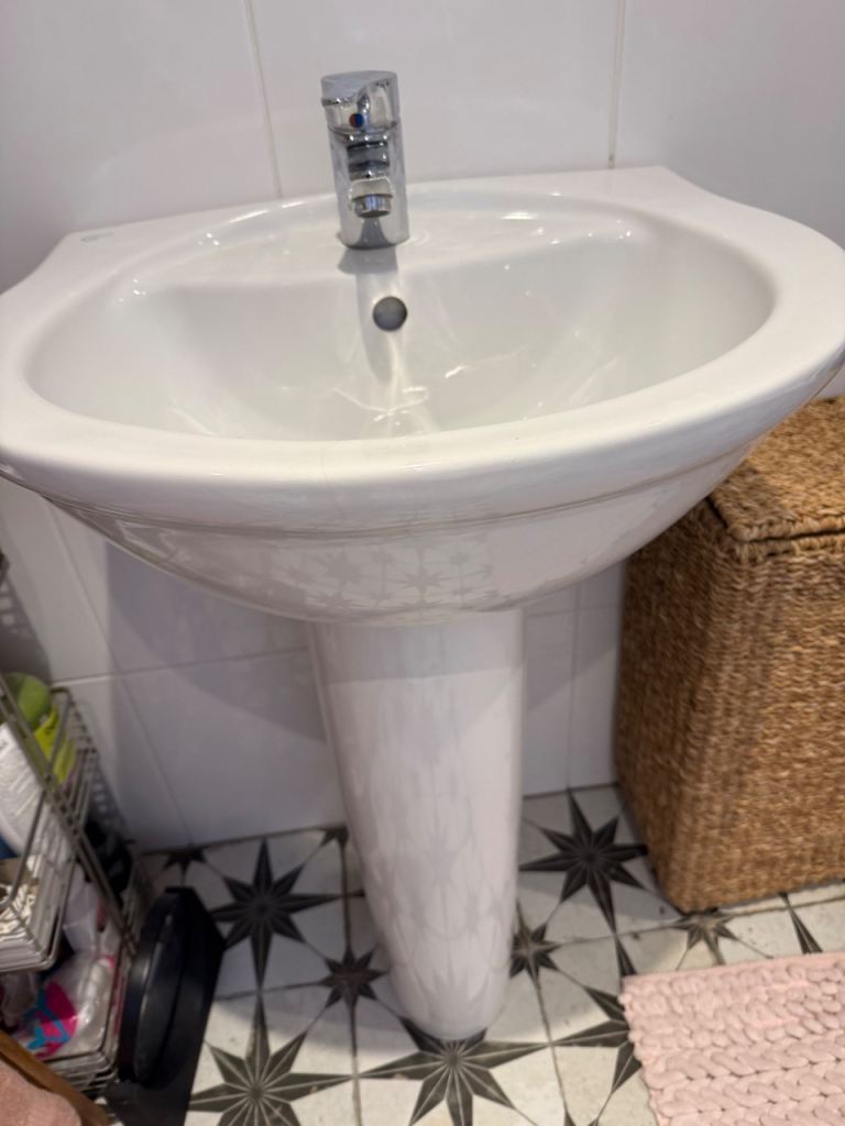 Ideal standard bathroom basin and pedestal 