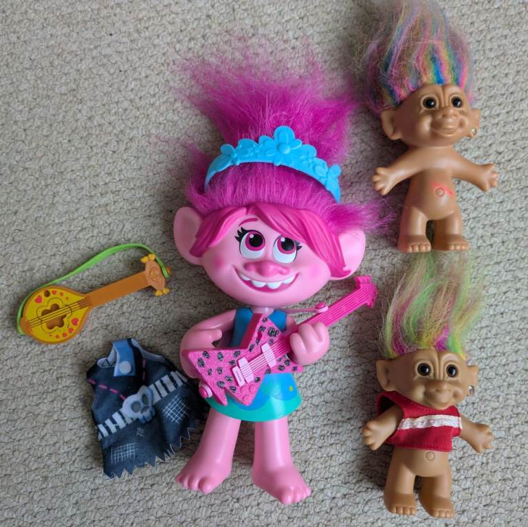Singing Poppy Doll