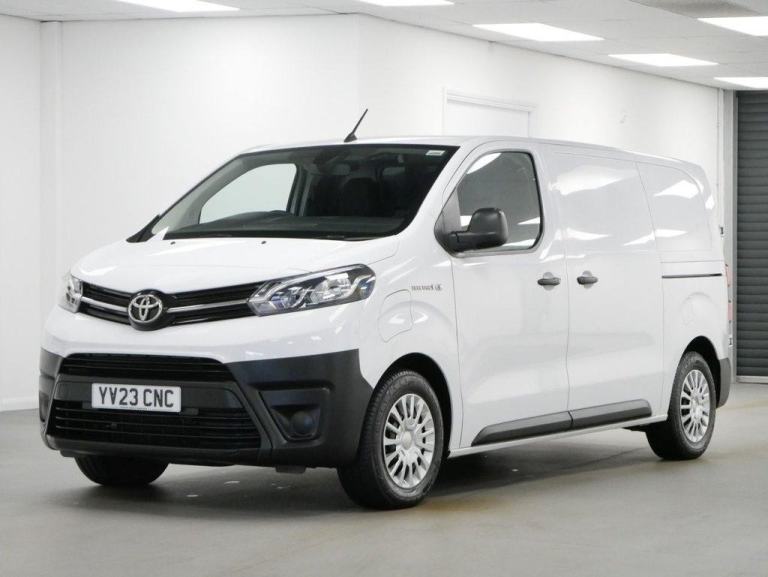 2023 TOYOTA PROACE 100 KW 75 KWH MEDIUM ICON AUTOMATIC 6 DOOR