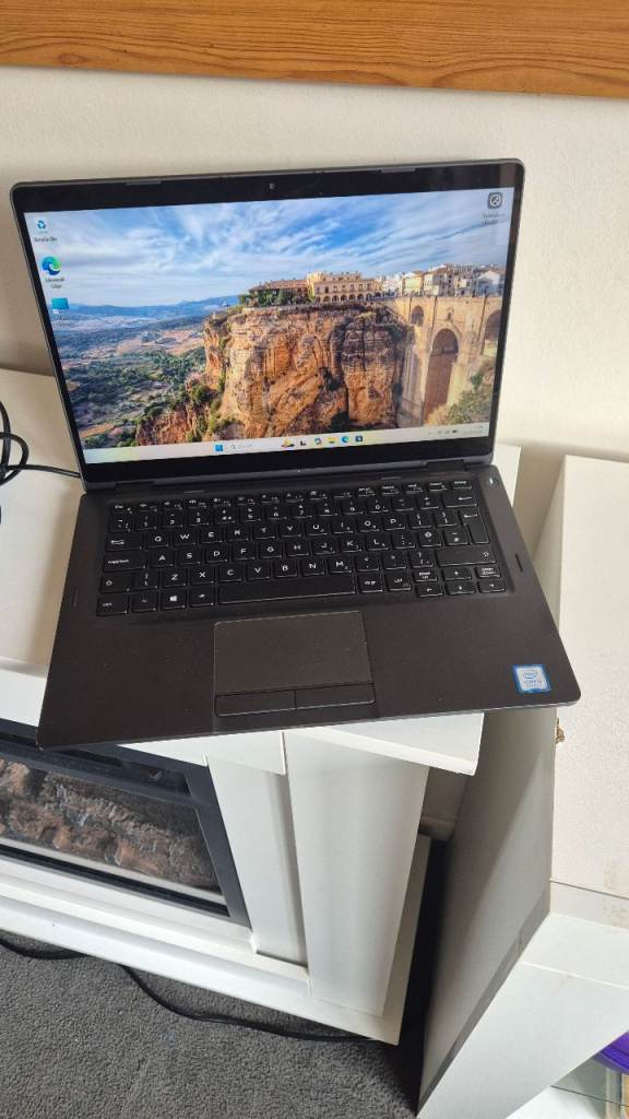 Dell Laptop – Working Order, Good Condition