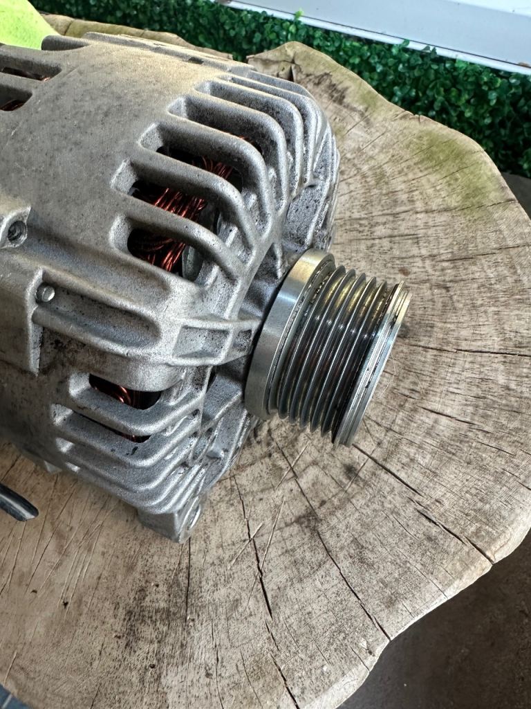 Peugeot partner alternator 2006